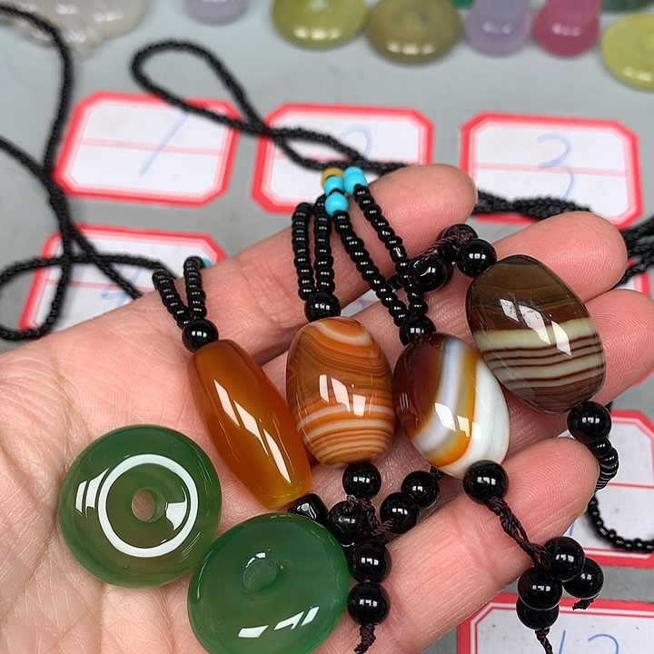 玛瑙/玉髓未镶嵌颈饰