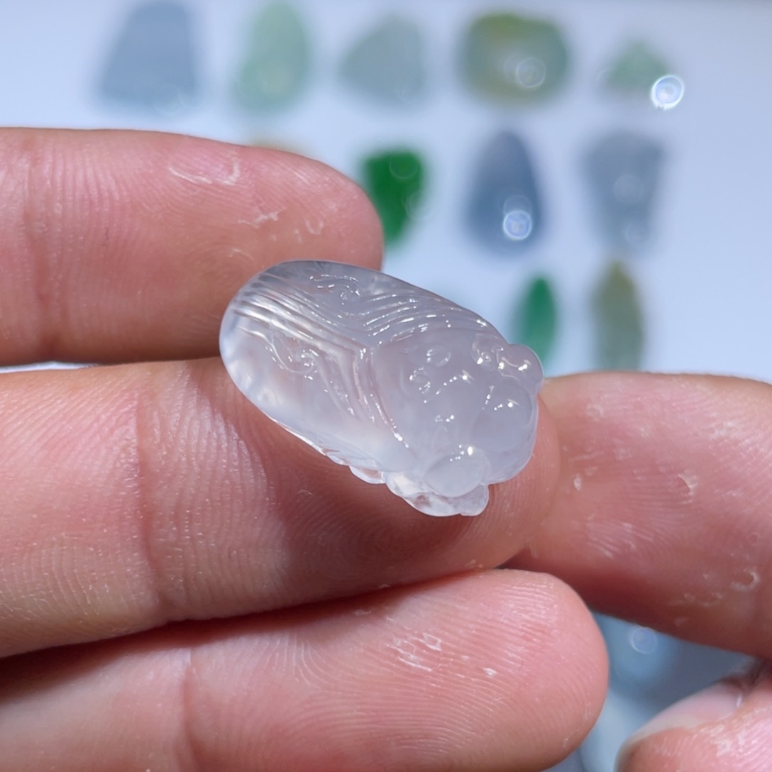 颈饰未镶嵌翡翠金蝉