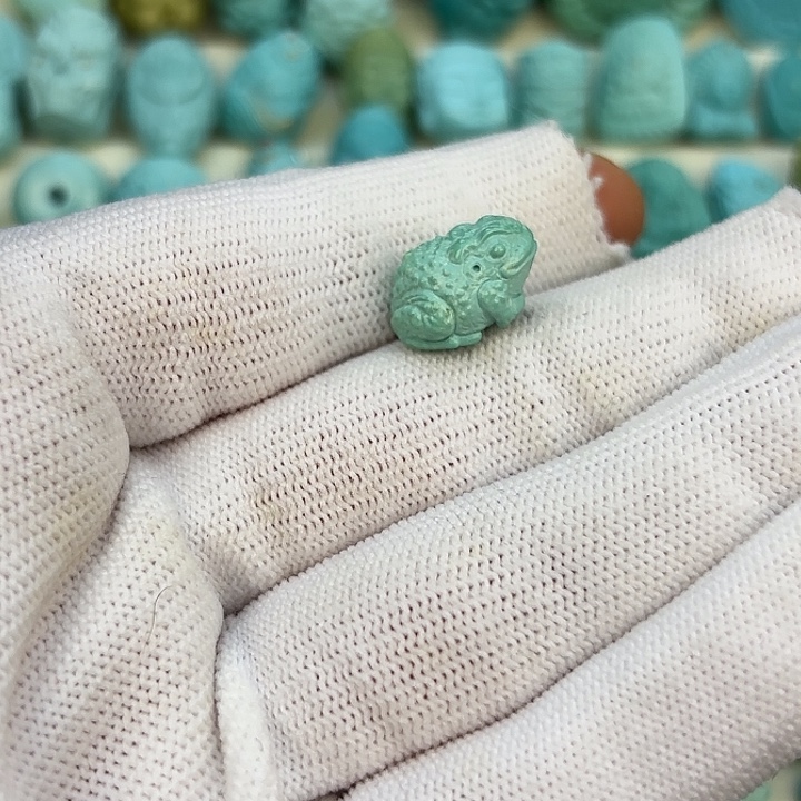 绿松石未镶嵌挂件