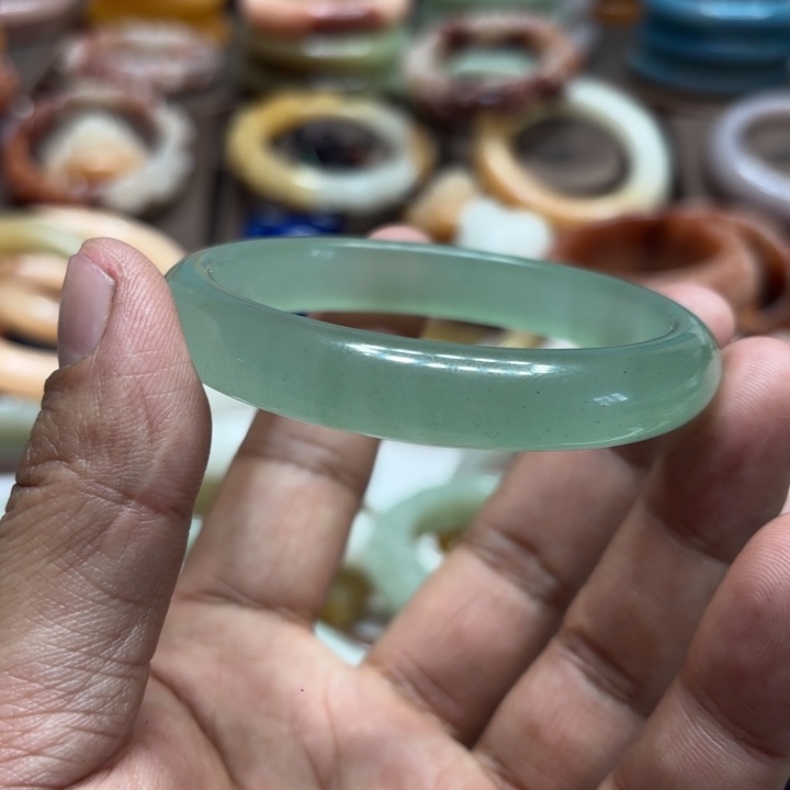 李****石英岩玉合金颈饰