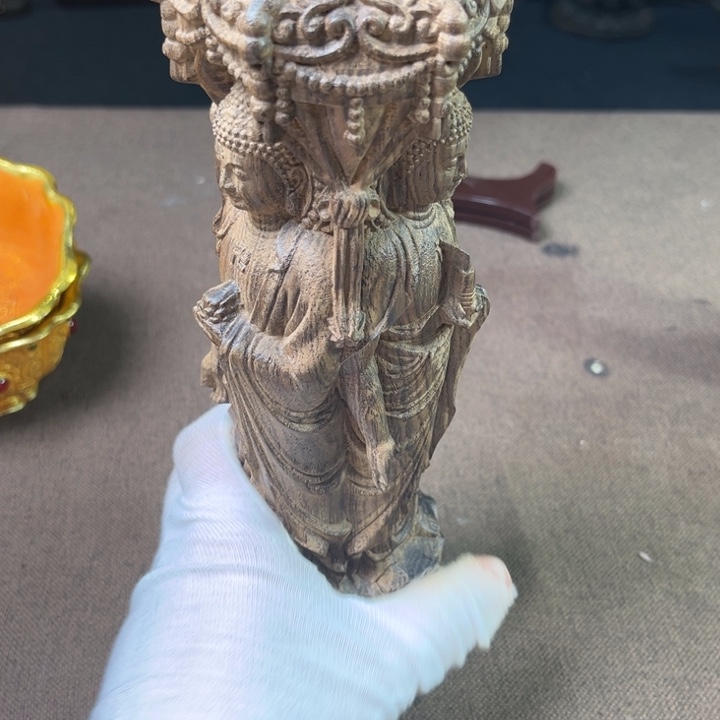 精品摆件工艺品等