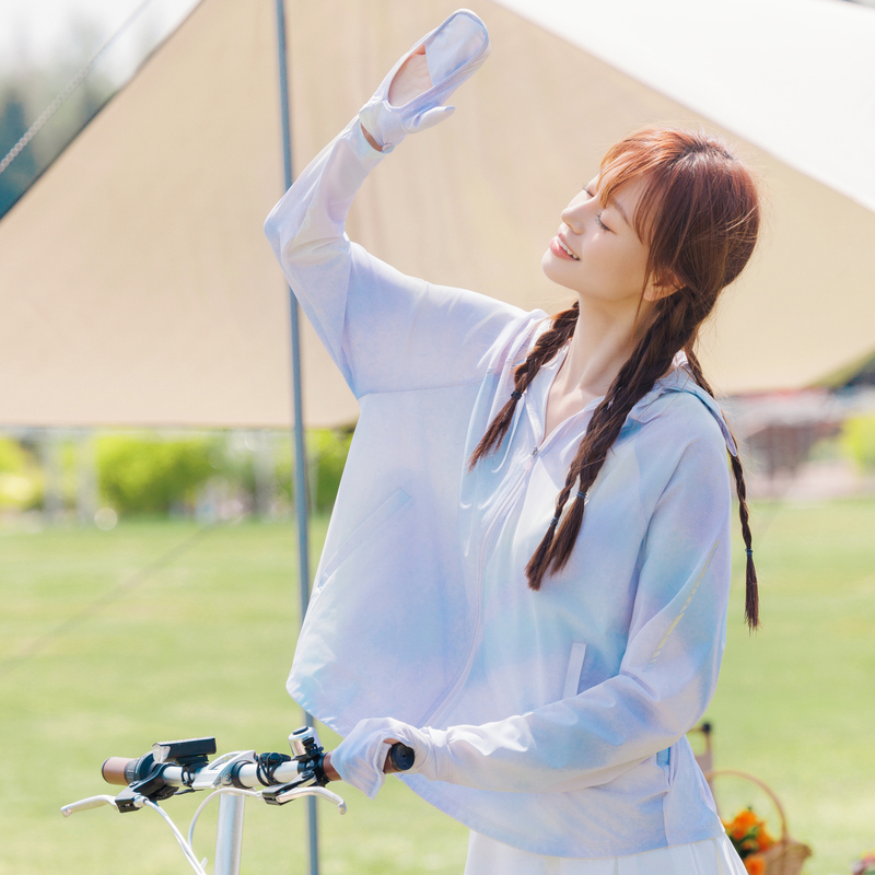 波司登2024年新款夏季冰丝凉感女款防晒衣短款连帽修身全