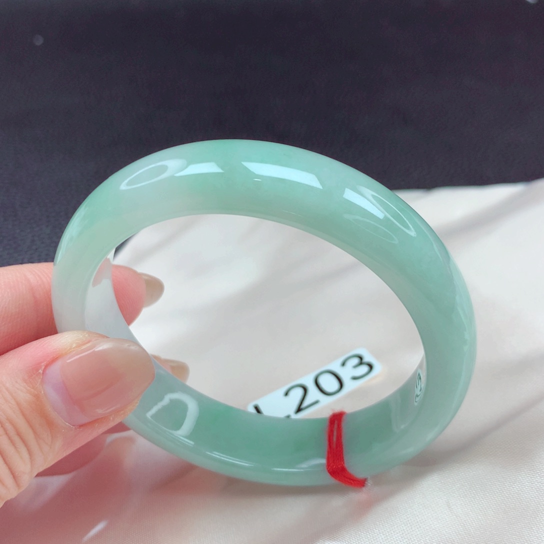 翡翠手镯未镶嵌手镯88