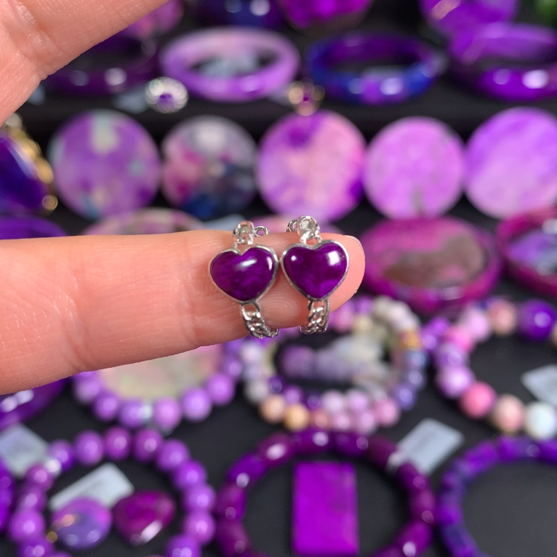 苏纪石（舒俱来）丝绒爱心耳钩18K金镶嵌