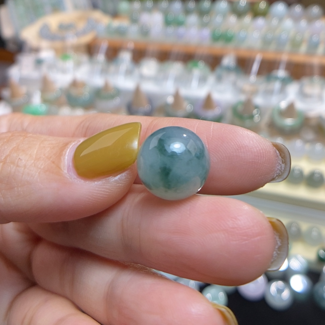 翡翠未镶嵌颈饰13.1飘花