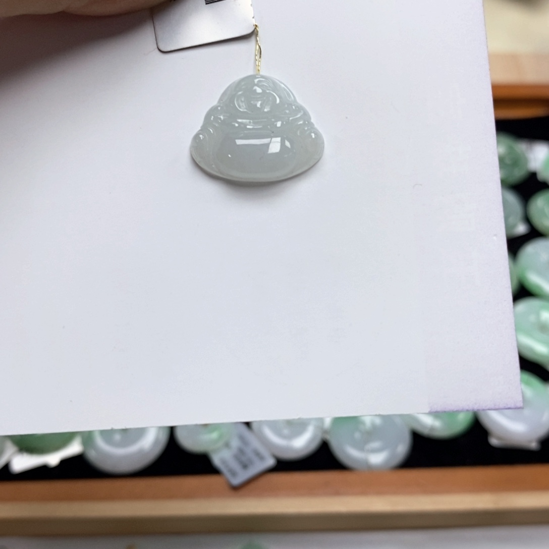 翡翠颈饰未镶嵌佛公