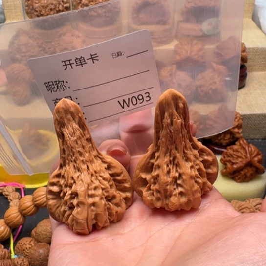 酷***行把件桃核文玩工作室有没有人啊