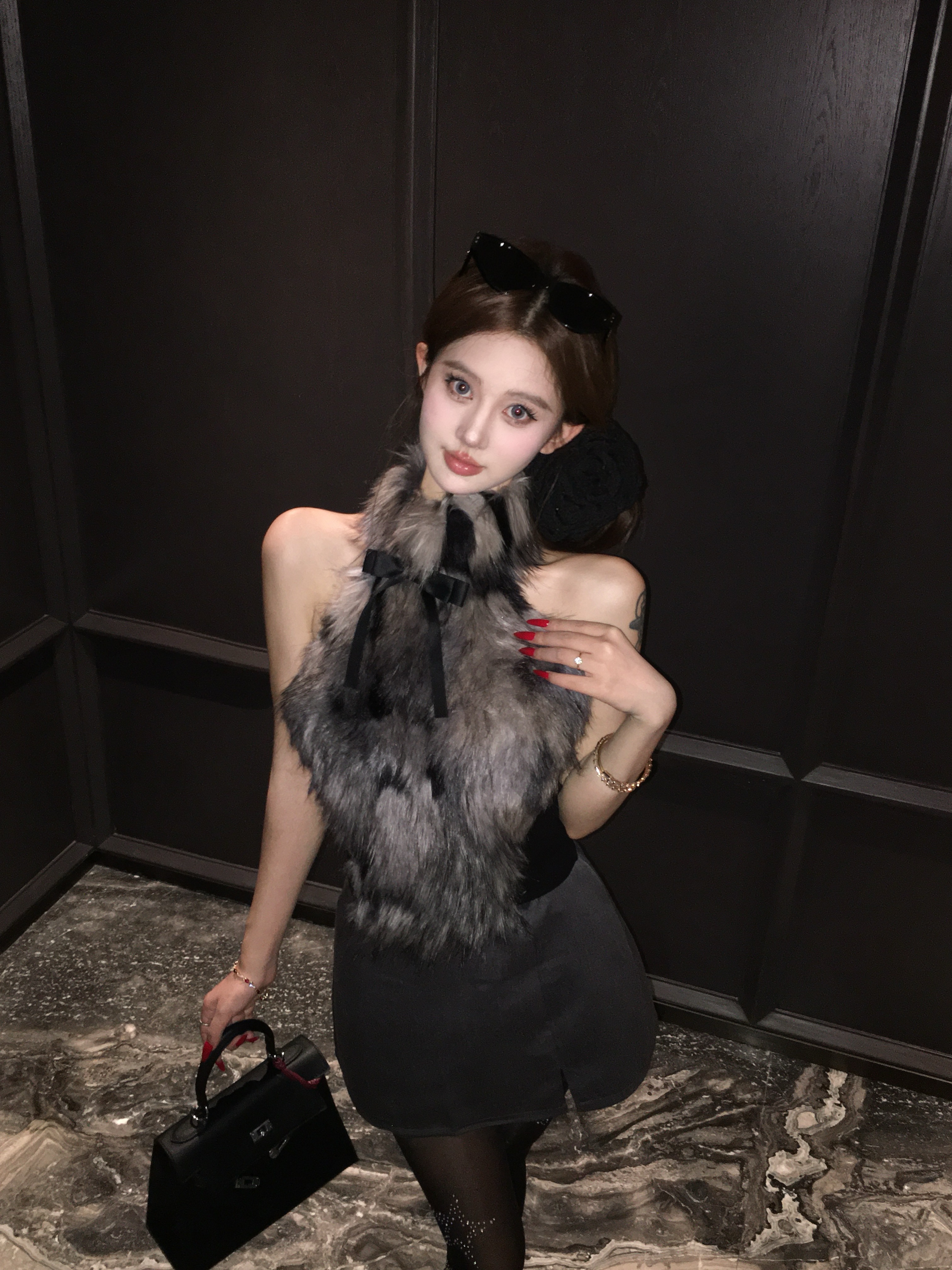 【紫琪现货专属无运补】毛毛领背心上衣冬季氛围半身裙两件套套装