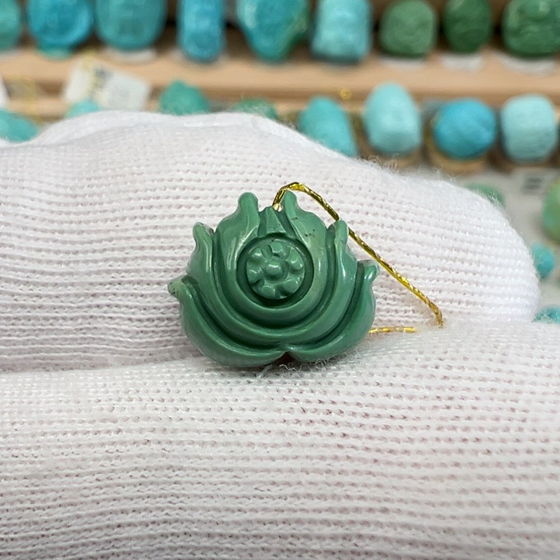 绿松石配饰未镶嵌
