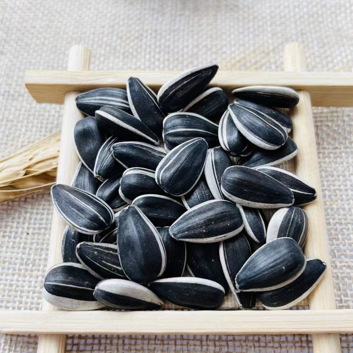 内蒙新货黑元宝美人心瓜子生熟可选