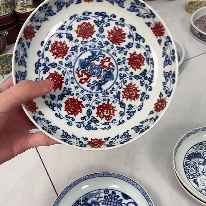 陶摆件景德镇缠枝莲釉里红壶承jj