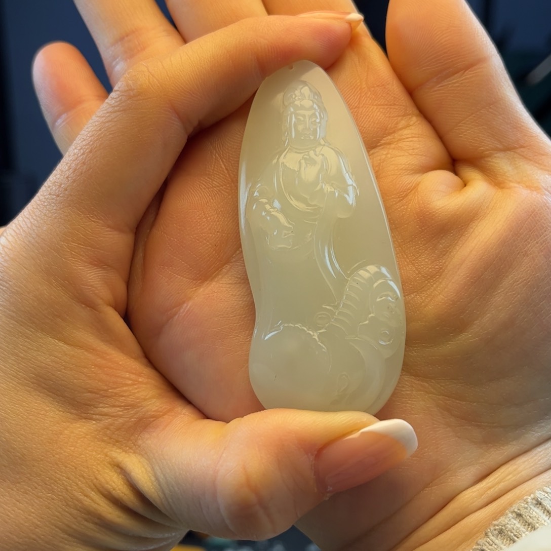 和田玉和田玉挂件未镶嵌月**?