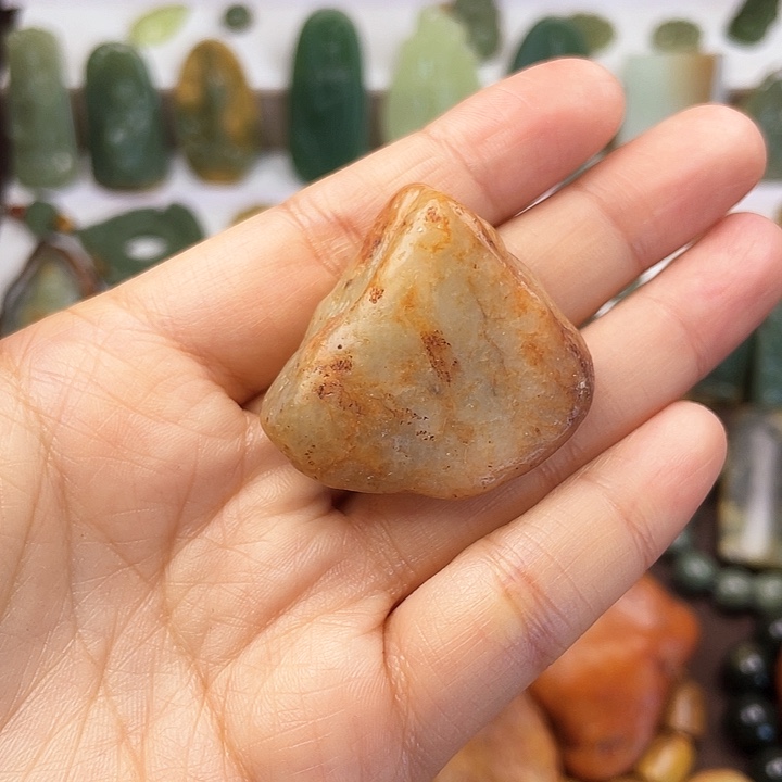 岫岩河磨玉（透闪石质玉）颈饰未镶嵌