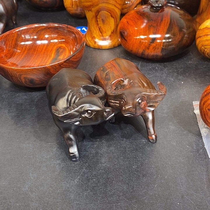 冷***魂酸枝牛一对漂亮的