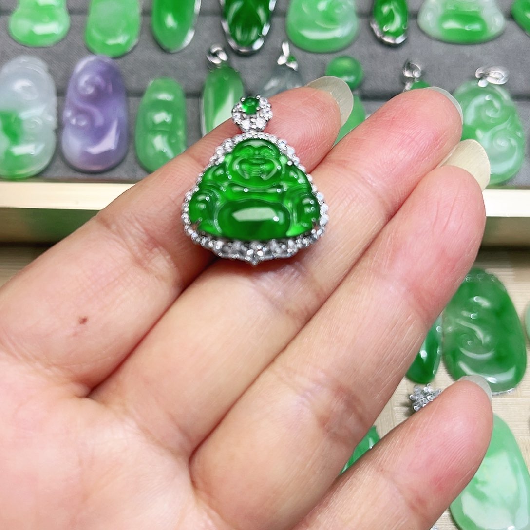 翡翠颈饰未镶嵌裸石