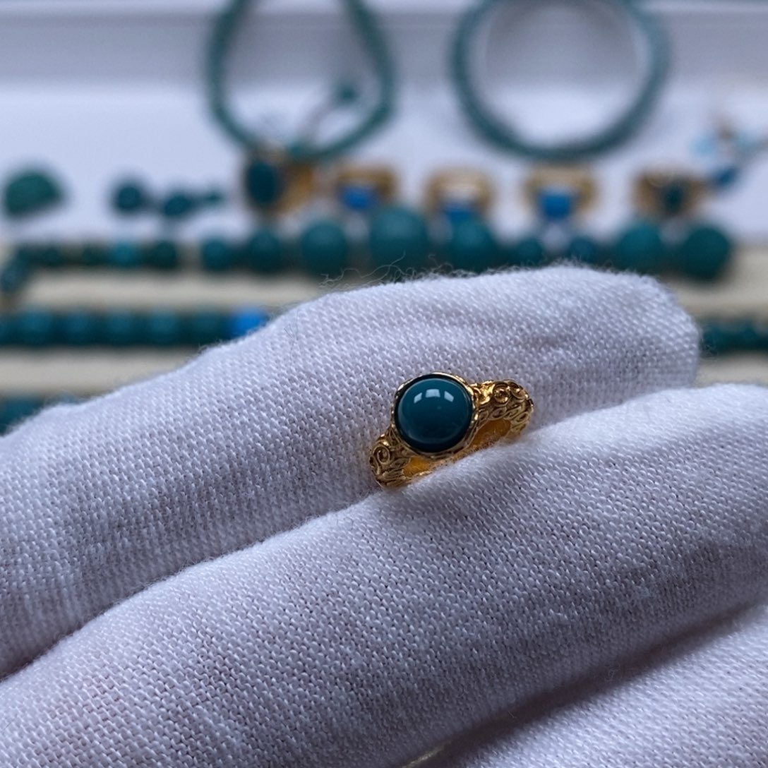 绿松石18K金镶嵌珠宝奇石卡环