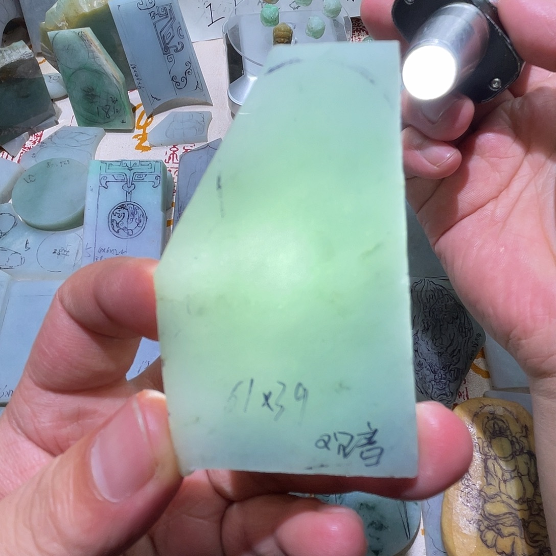 翡翠未镶嵌颈饰天然缅甸A货翡翠毛料