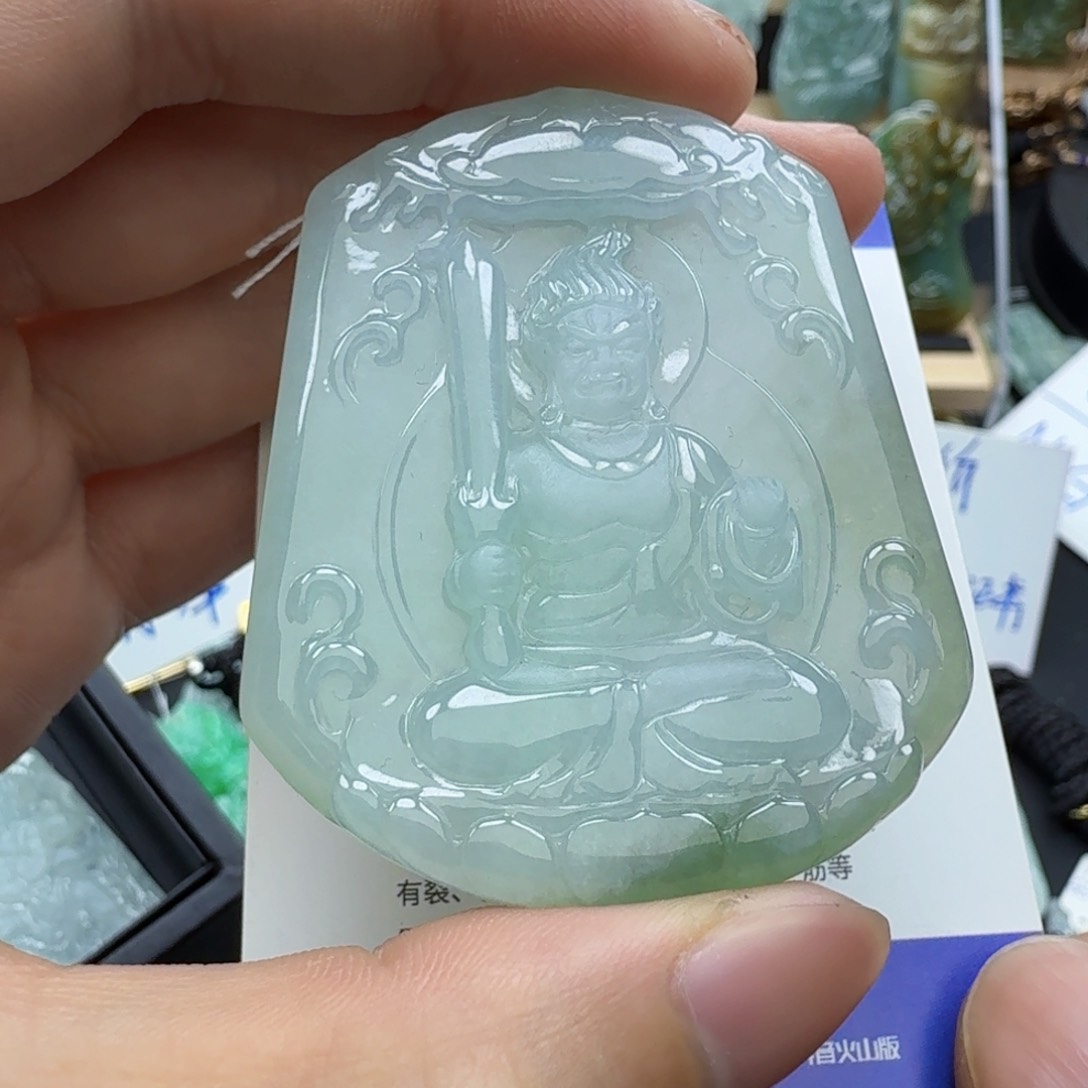 翡翠颈饰未镶嵌缅甸翡翠，不动