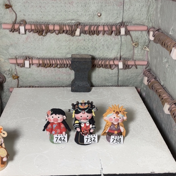 抖***音摆件陶景德镇陶瓷摆件猪猪猪