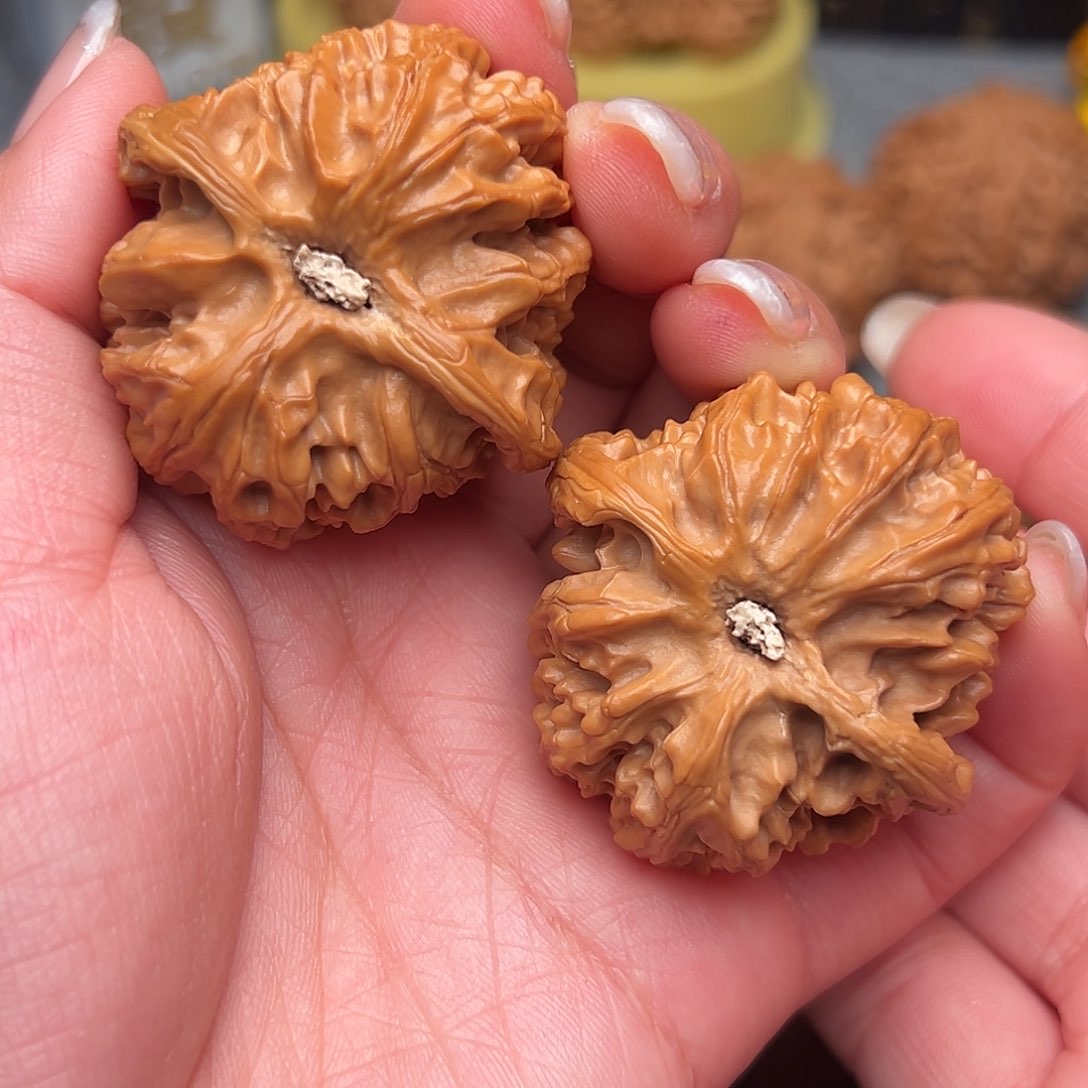 把件文玩核桃红皮山地苹果43