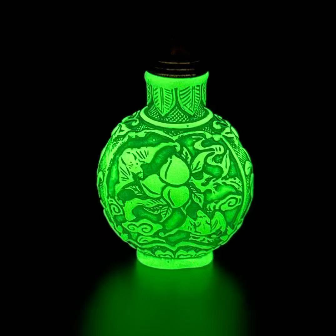 夜光双面鼻烟壶 -饰品摆件