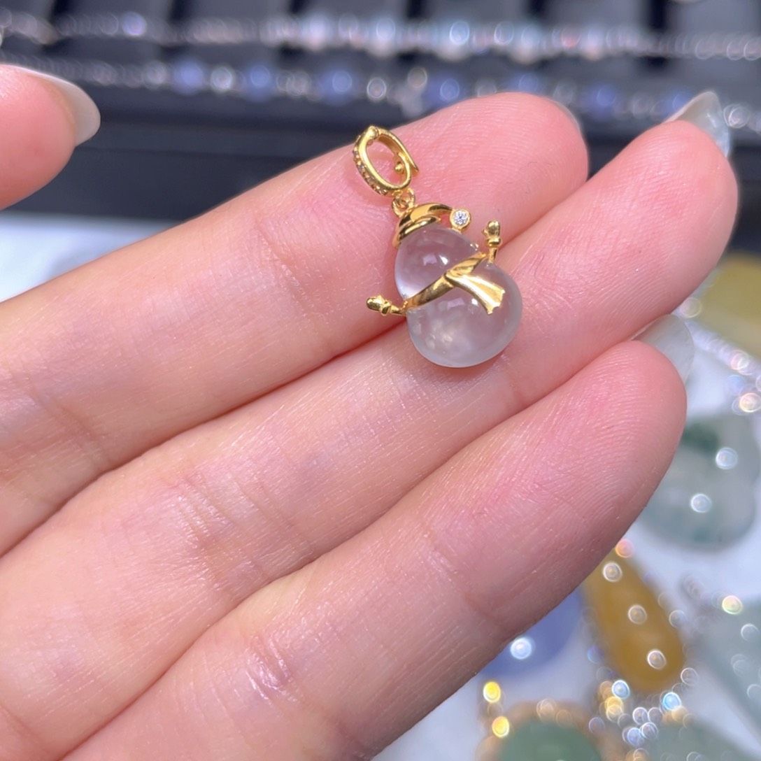 颈饰18K金镶嵌翡翠翡翠