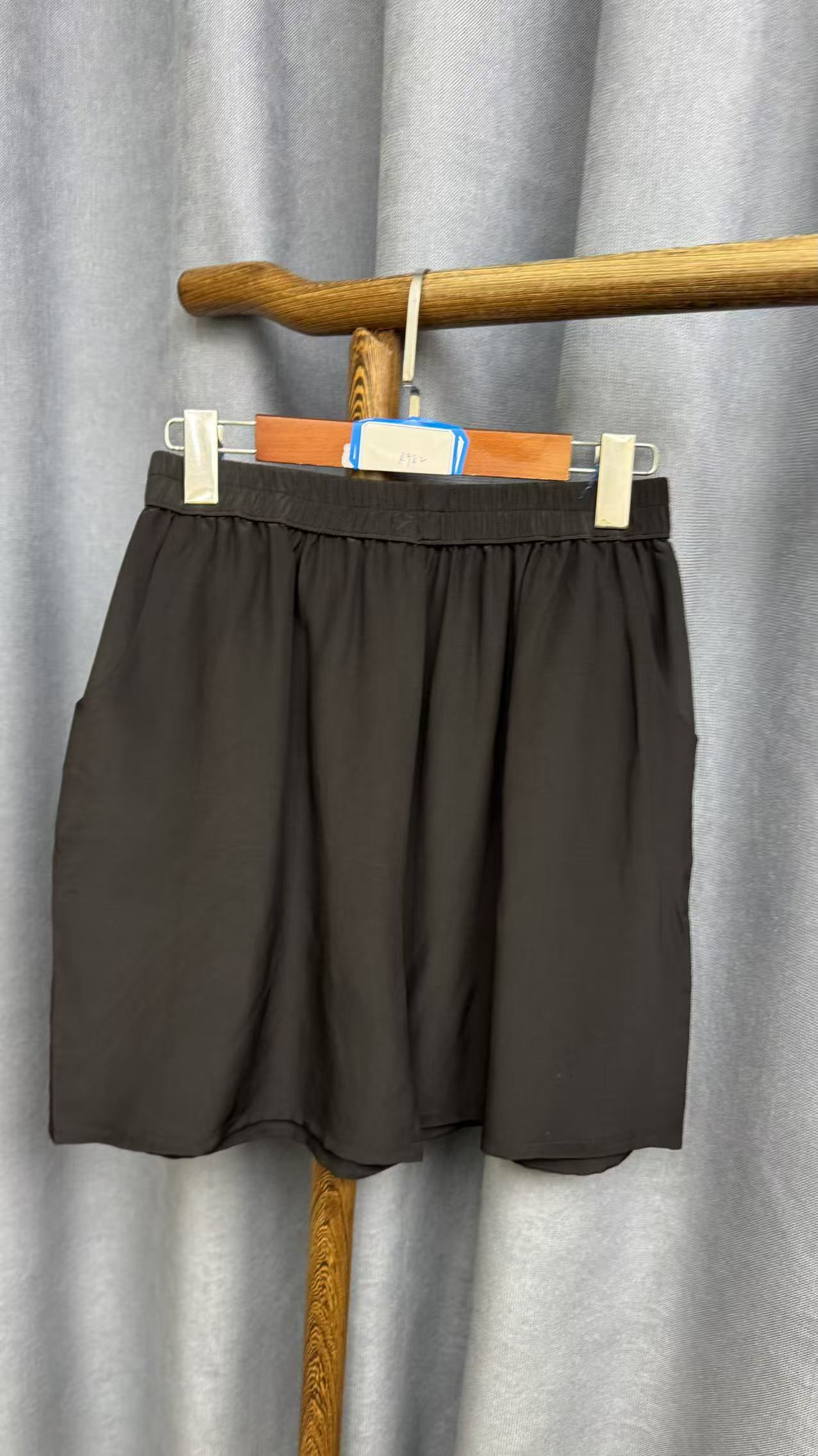 夏季新款时尚休闲桑蚕丝居家打底短裤R982