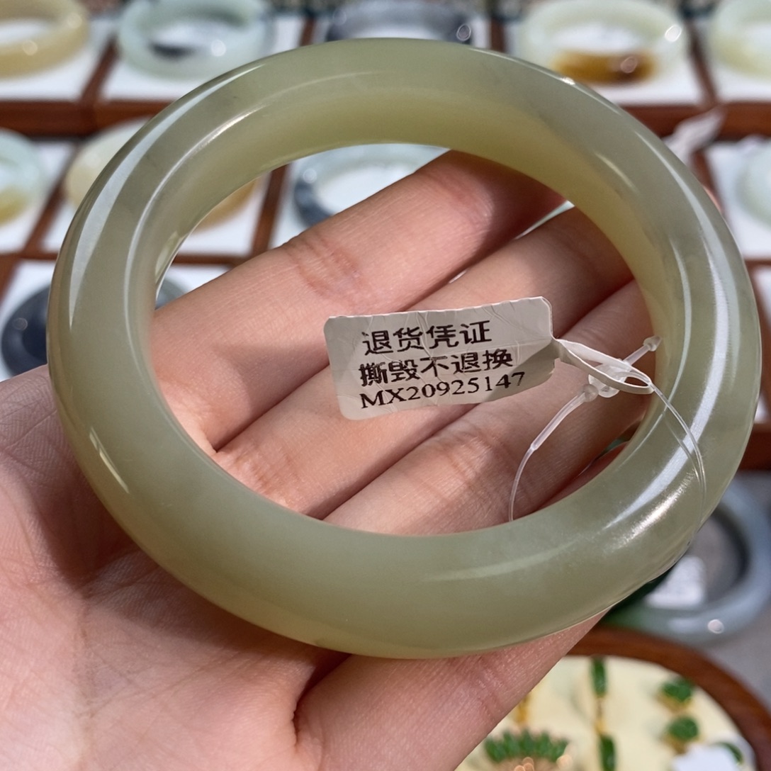 和田玉未镶嵌手镯且末黄口飘青花59➕