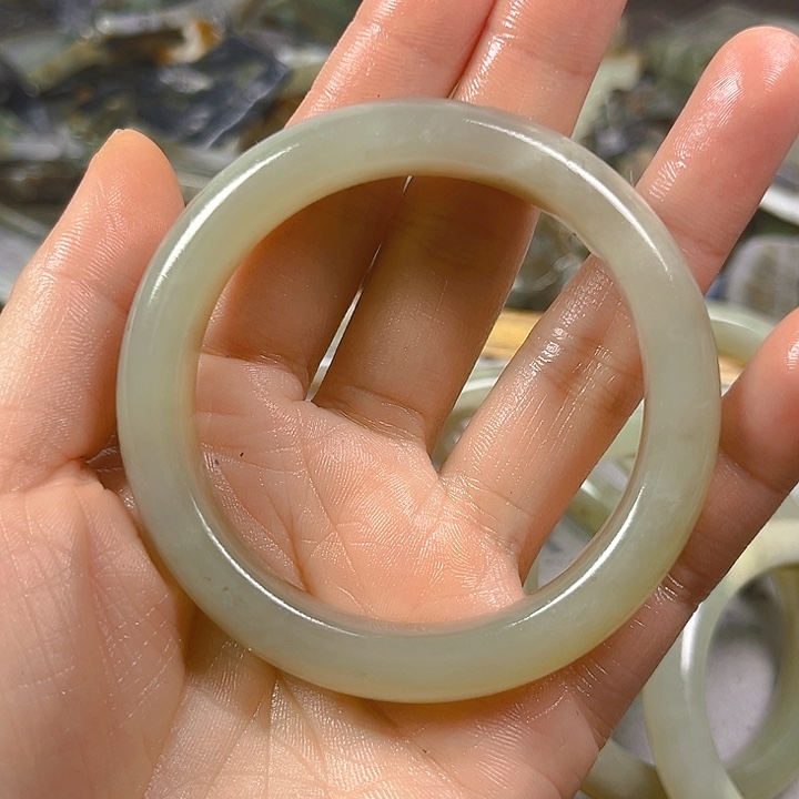 未镶嵌和田玉珠宝半成品“****”