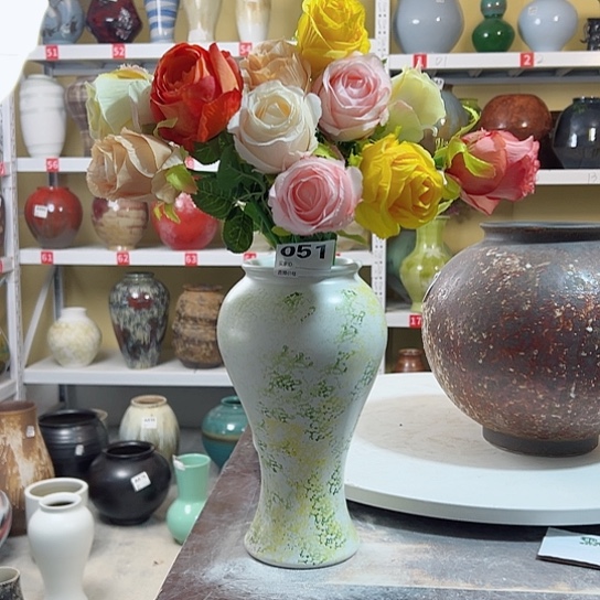 瓶高29口9。陶瓷精品摆件。051