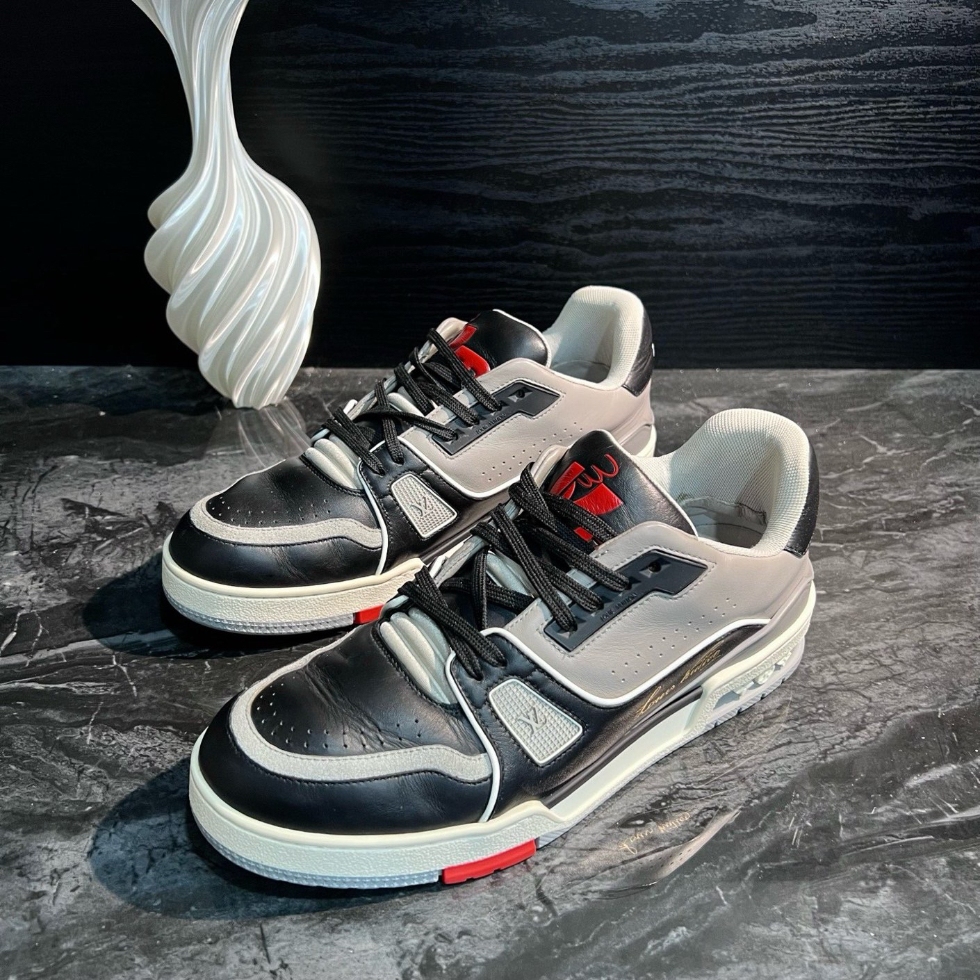 95新 LouisVuitton/路易威登 1699/40.5码/初代黑水泥Trainer板鞋