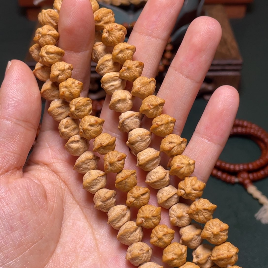 吊坠柏香籽/百香籽猫头鹰手持