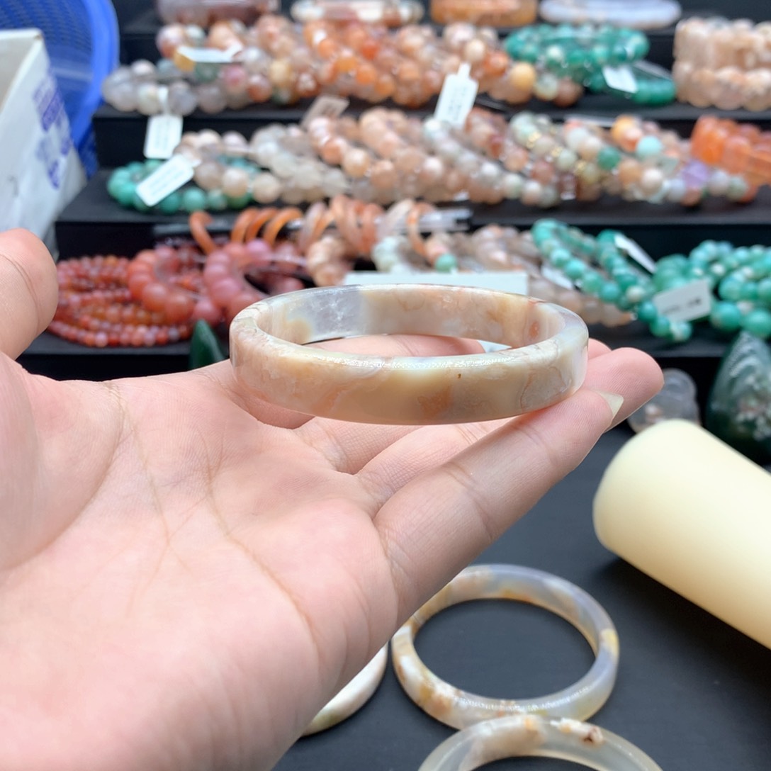 【闪购商品】手镯玛瑙/玉髓未镶嵌佳*姐