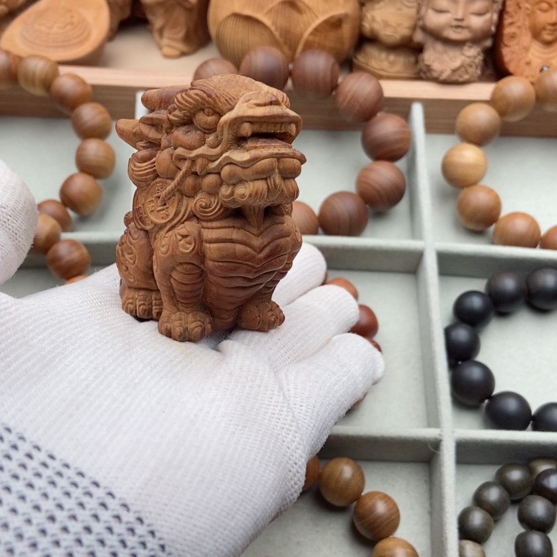 檀香木其他大*?老山檀黑肉焦糖摆件