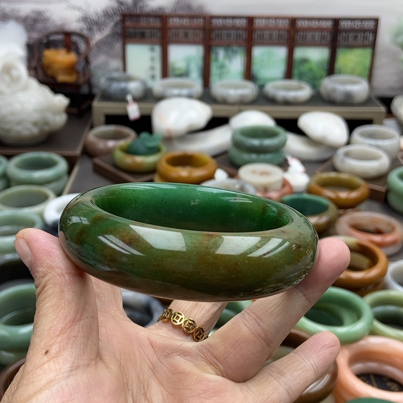 【闪购商品】石英质玉手镯未镶嵌我**扬