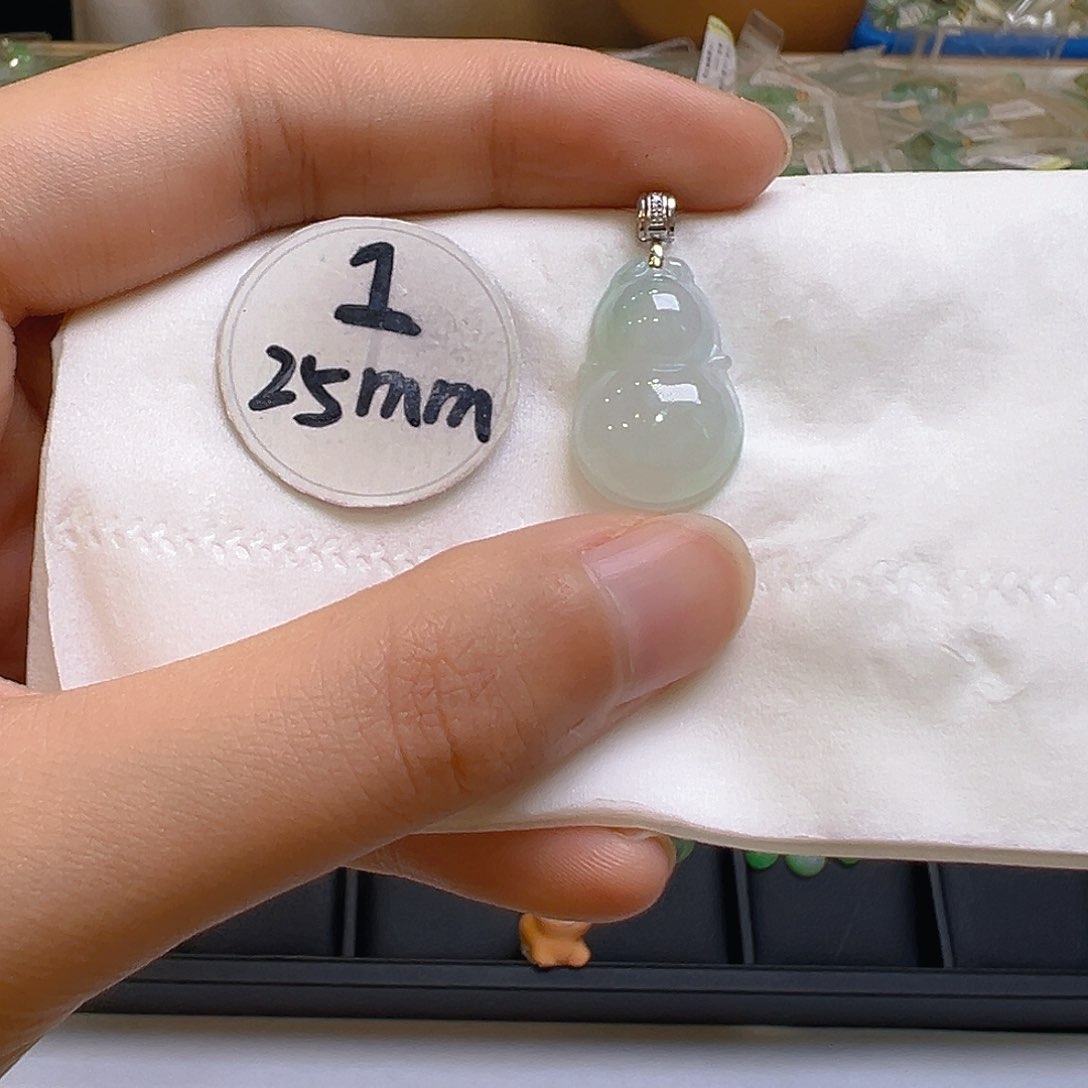 翡翠吊坠(不含链)18K金镶嵌翡翠