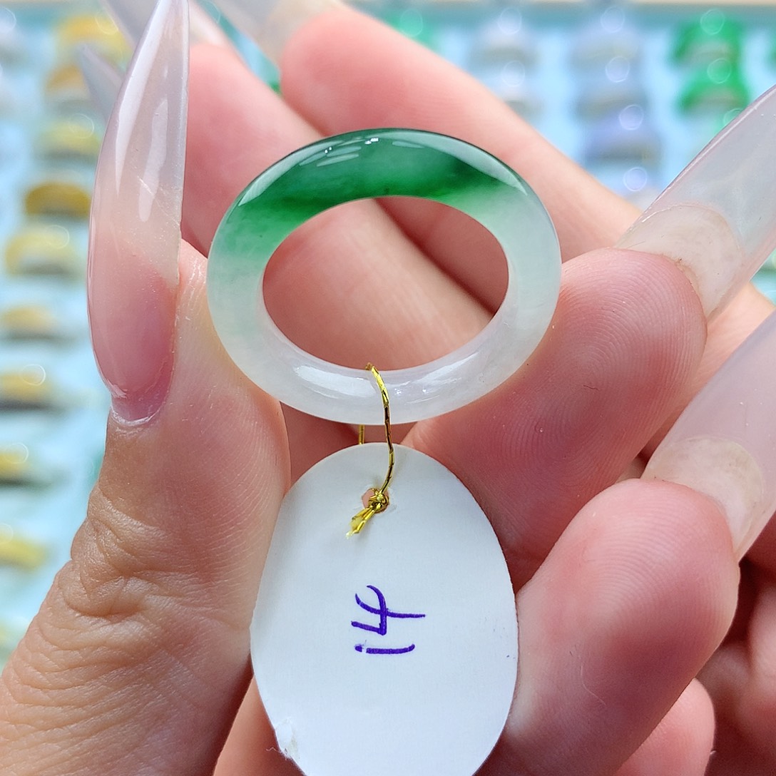 翡翠戒指未镶嵌14圈