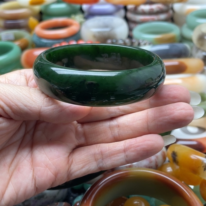 石英岩玉手镯未镶嵌王****7