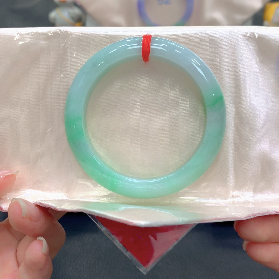 翡翠未镶嵌手镯12