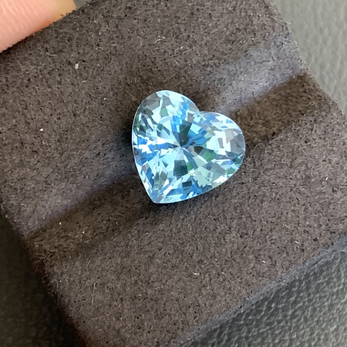 天然无烧圣玛利亚色精切托帕石5.28ct
