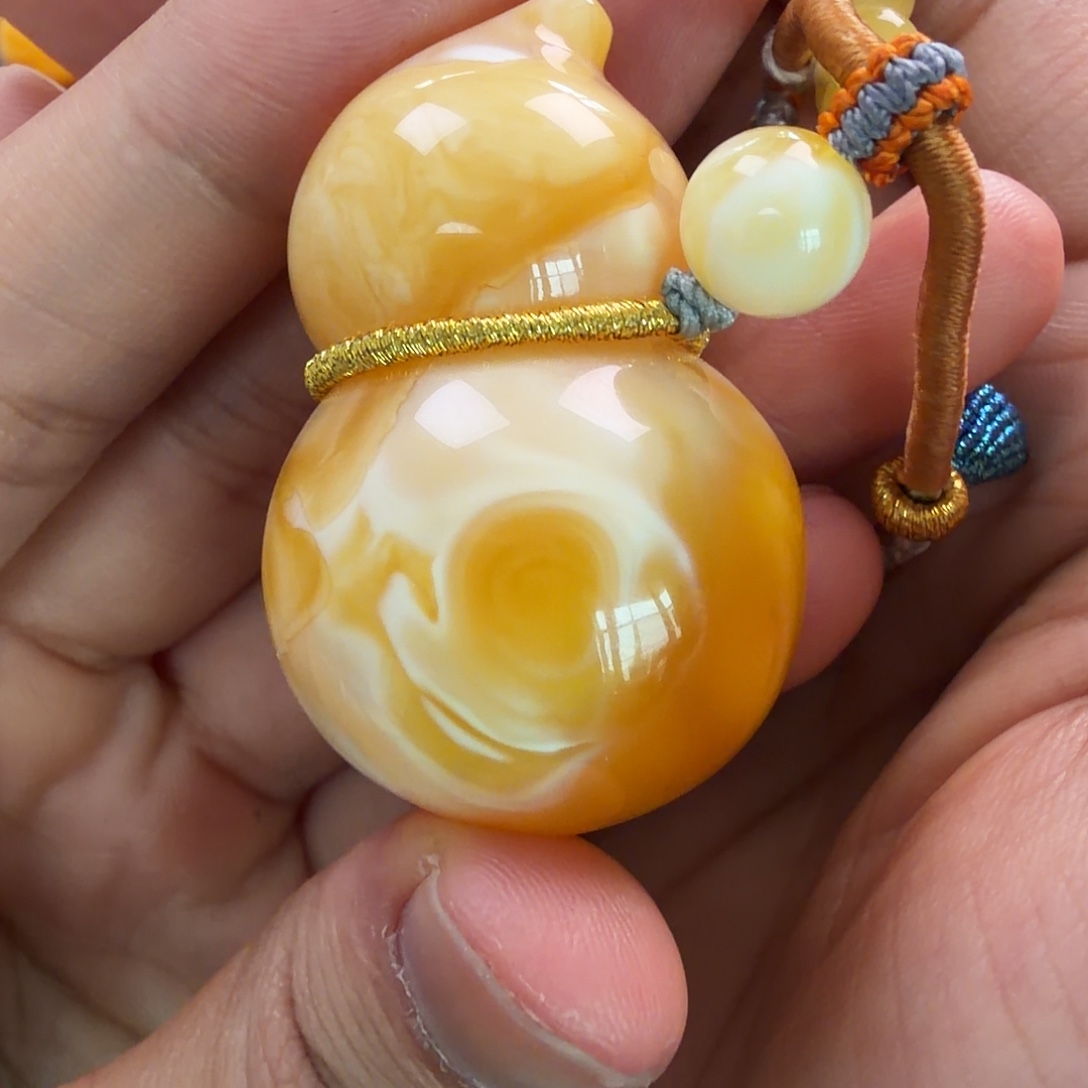 琥珀未镶嵌珠宝奇石19.8g