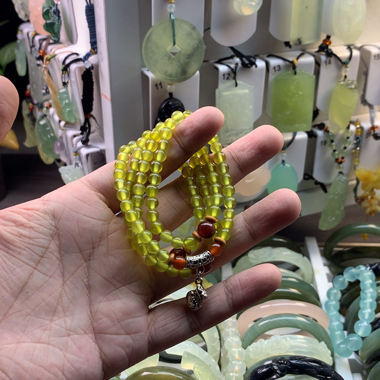 【闪购商品】蛇纹石玉颈饰未镶嵌