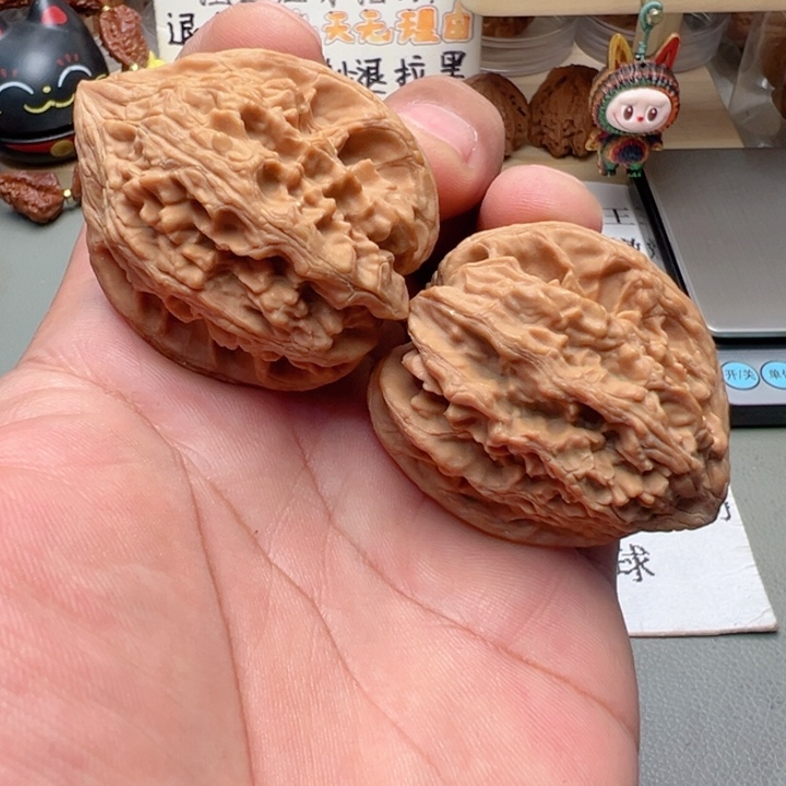 文玩核桃吊坠43尺大沽石