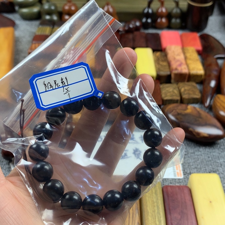 阳***静香榧木111111111111125