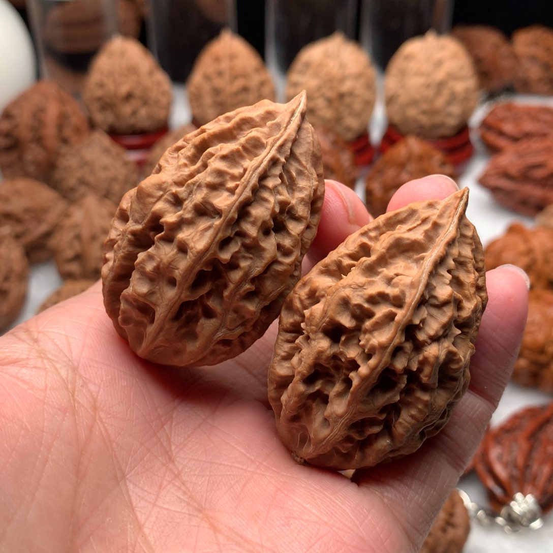 文玩核桃吊坠小武核桃16