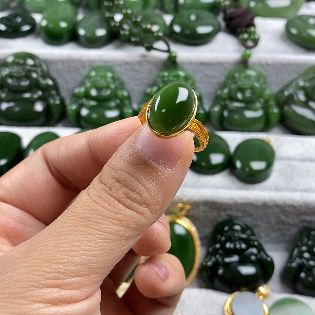 和田玉（碧玉）未镶嵌颈饰