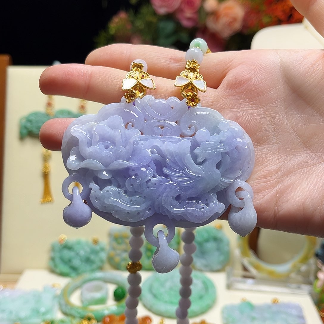 翡翠颈饰未镶嵌超**王天然