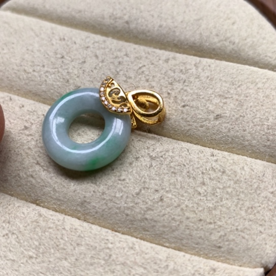 翡翠颈饰未镶嵌翡翠