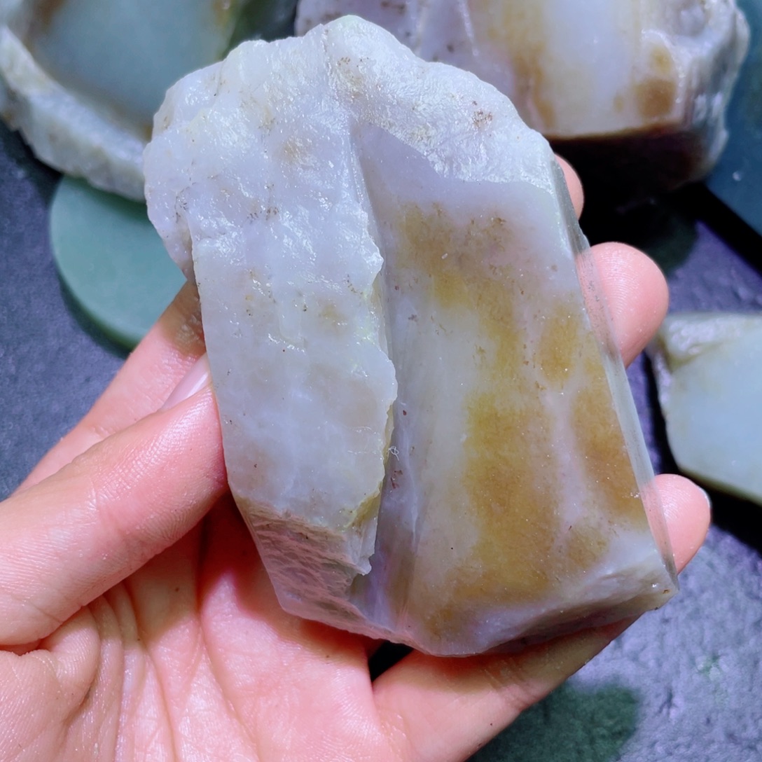 和田玉（糖玉）未镶嵌珠宝半成品