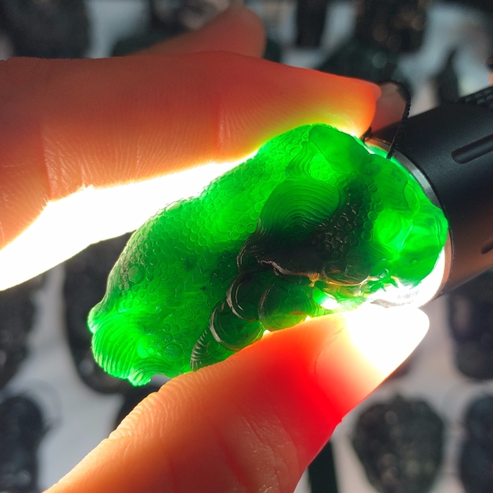 定制翡翠未镶嵌貔貅